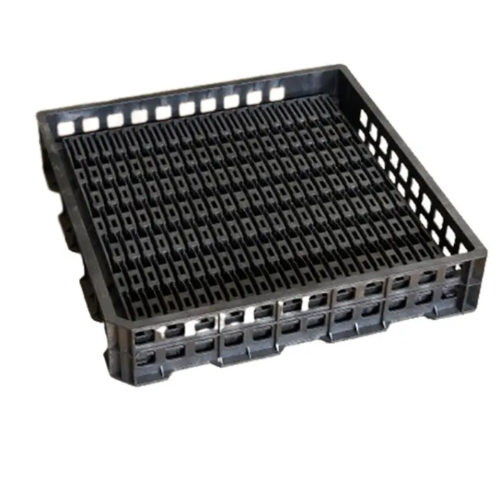 Precision plastic tray